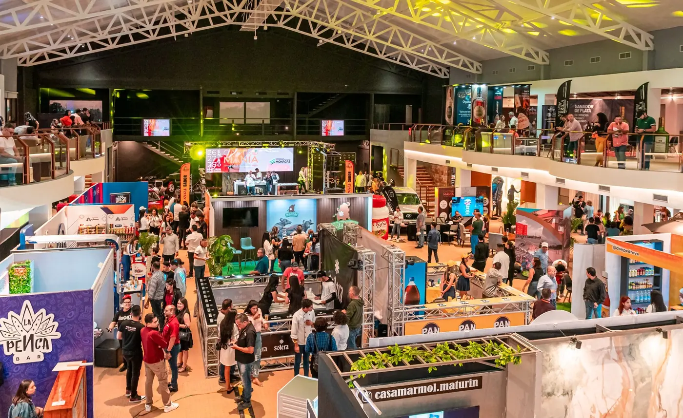 Exposición corporativa en el Gran Salón
