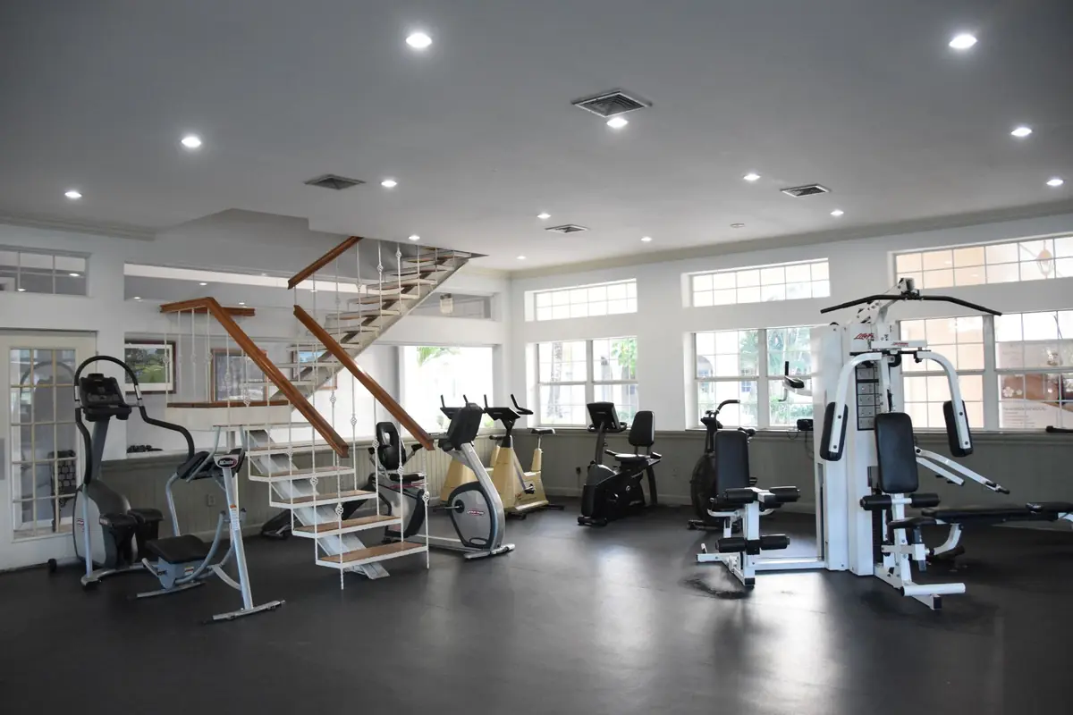 Gimnasio equipado